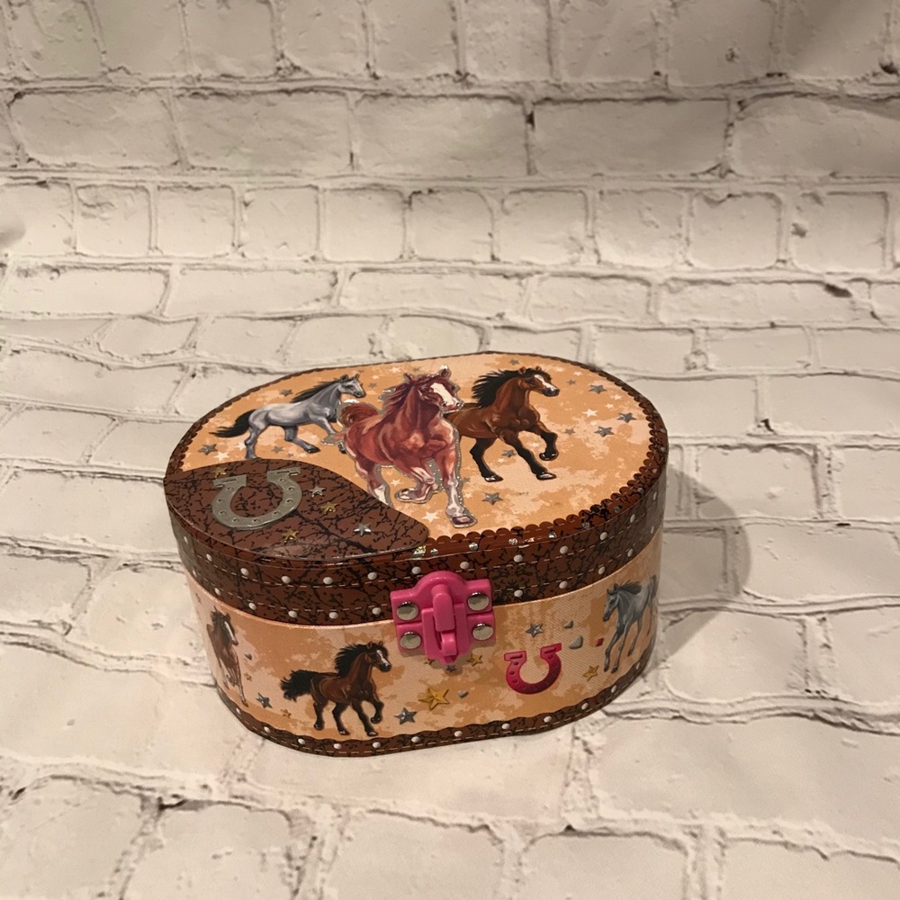 Horse jewelry/music box